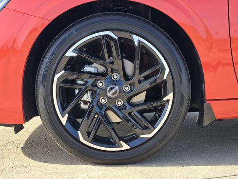 New 2026 Nissan Sentra SR FWD image 11