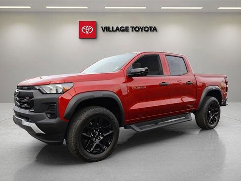 Used 2024 Chevrolet Colorado Trail Boss w/ Technology Package image 1