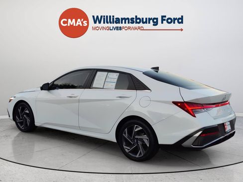 Used 2024 Hyundai Elantra Limited FWD image 3