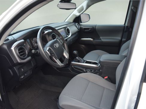 Used 2023 Toyota Tacoma SR5 AWD/4WD image 12