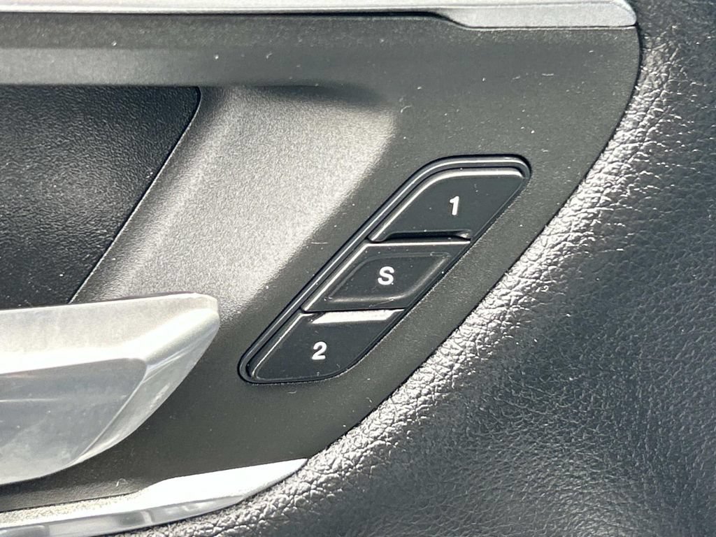 Used 2021 RAM 1500 Laramie AWD/4WD image 34