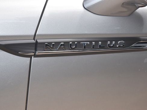 Certified 2023 Lincoln Nautilus Reserve FWD image 40