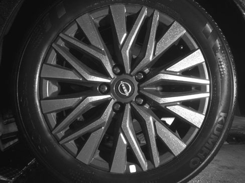 Used 2025 Nissan Altima 2.5 SV image 14