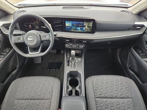 Certified 2025 Nissan Kicks SV image 18