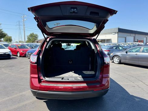 Used 2017 Chevrolet Traverse LT FWD image 5