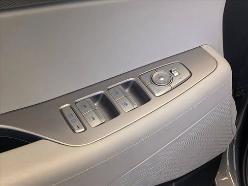 Used 2025 Hyundai Palisade SEL FWD image 12