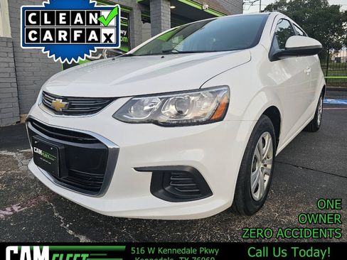 Used 2017 Chevrolet Sonic LT FWD image 1