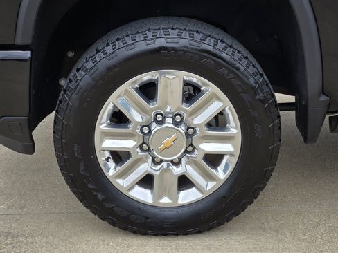 Used 2024 Chevrolet Silverado 2500 High Country w/ High Country Premium Package image 10