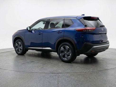Used 2025 Nissan Rogue SV AWD/4WD image 6