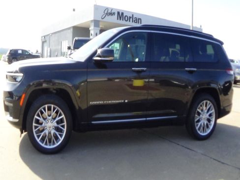 Certified 2024 Jeep Grand Cherokee L Summit w/ Luxury Tech Group V image 1