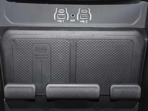 Used 2025 RAM 1500 Big Horn AWD/4WD image 3