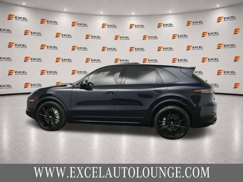 Used 2021 Porsche Cayenne Turbo w/ Premium Package Plus AWD/4WD image 2