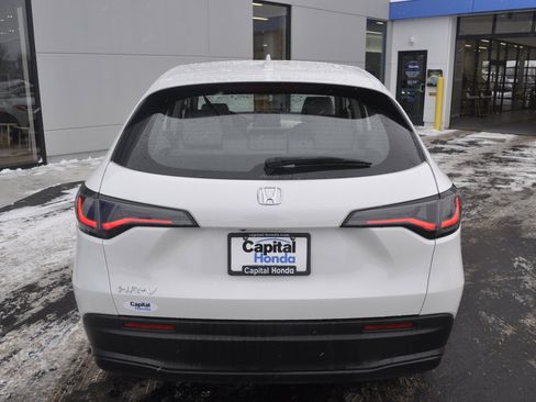 Certified 2025 Honda HR-V LX image 6