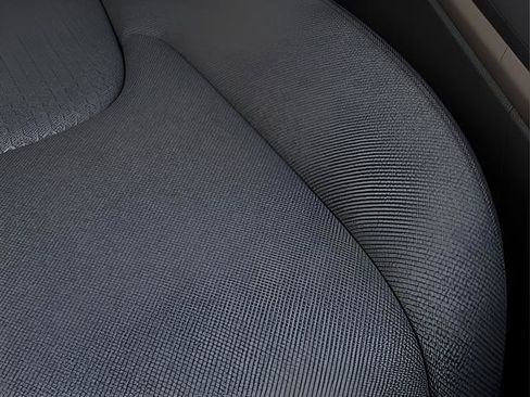 New 2026 Kia Carnival LX image 24