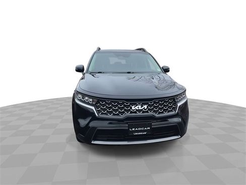 Used 2023 Kia Sorento S w/ Panoramic Sunroof Package image 3