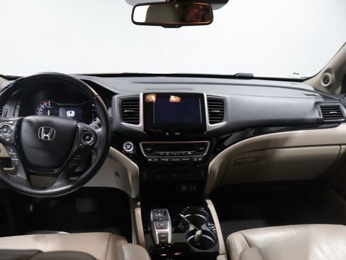 Used 2016 Honda Pilot Touring image 16