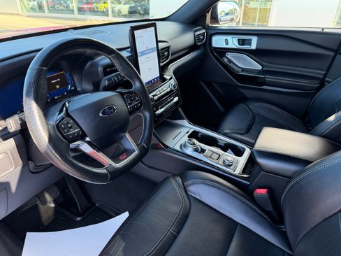 Certified 2021 Ford Explorer ST w/ Equipment Group 401A image 16