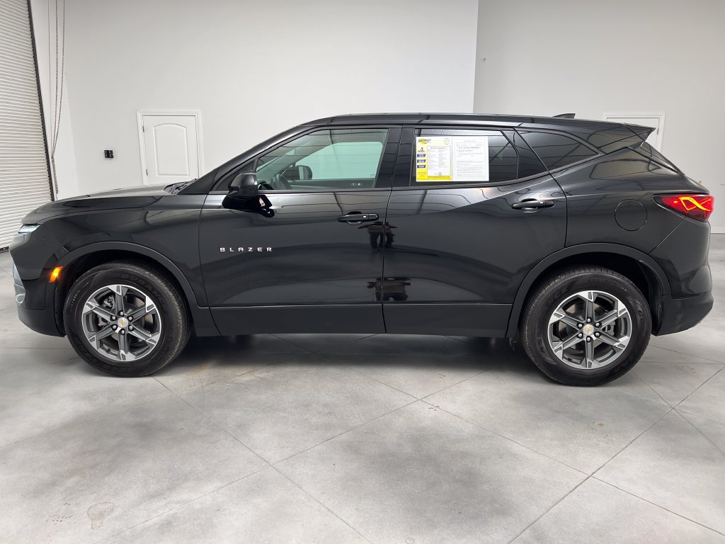 Used 2025 Chevrolet Blazer LT FWD image 5