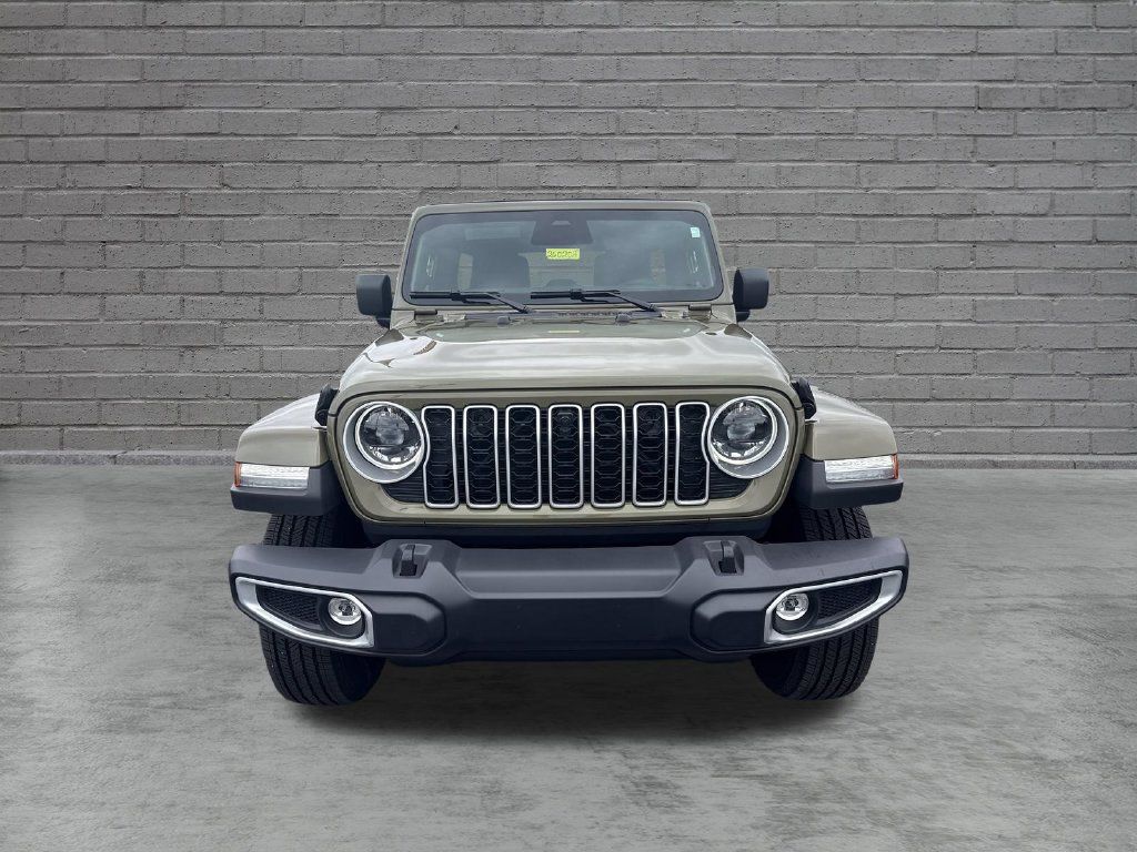 Used 2026 Jeep Wrangler Unlimited Sahara AWD/4WD image 2