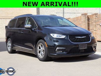 Used 2023 Chrysler Pacifica Limited