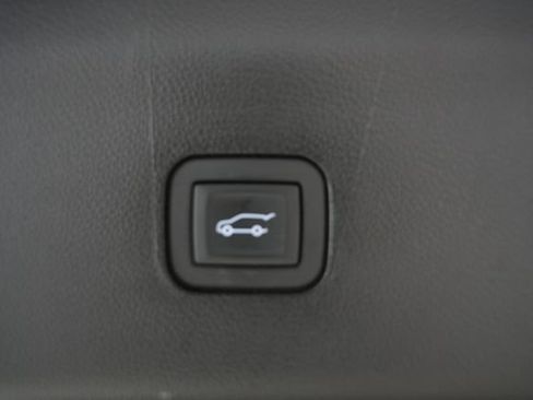 Used 2024 Buick Enclave Avenir w/ Avenir Technology Package AWD/4WD image 12