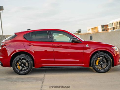 Used 2020 Alfa Romeo Stelvio Quadrifoglio image 9