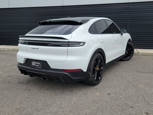 Used 2024 Porsche Cayenne Turbo GT AWD/4WD image 9