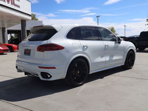 Used 2016 Porsche Cayenne Turbo S image 6