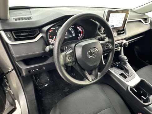 Used 2025 Toyota RAV4 LE AWD/4WD image 13