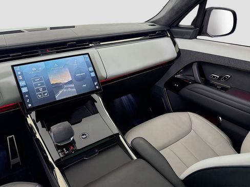 Used 2025 Land Rover Range Rover Sport Autobiography image 23