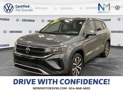 Used 2023 Volkswagen Taos SE w/ Panoramic Sunroof Package