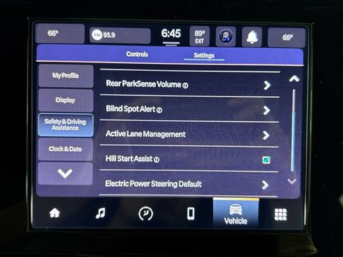 Used 2025 Jeep Grand Cherokee L Laredo RWD image 28