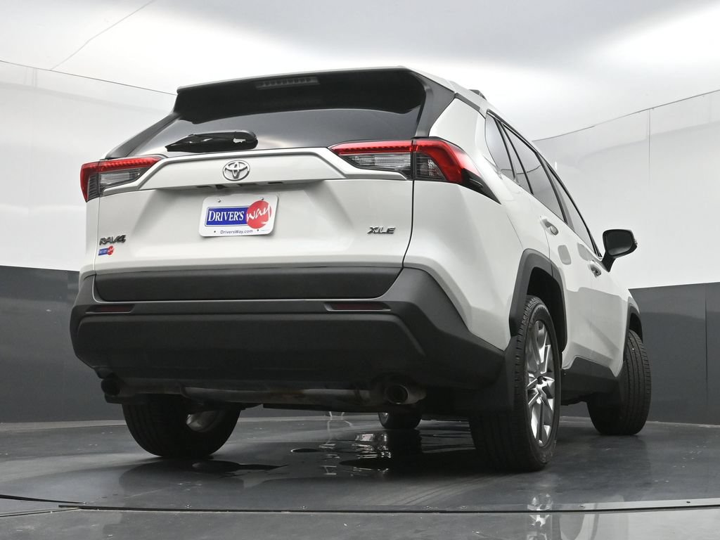 Used 2021 Toyota RAV4 XLE Premium FWD image 29