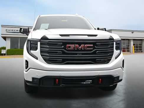 Used 2025 GMC Sierra 1500 AT4 w/ AT4 Preferred Package AWD/4WD image 8