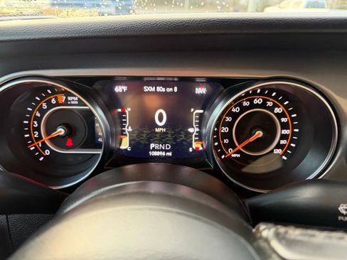 Used 2021 Jeep Gladiator Sport image 8