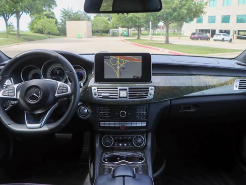 Used 2017 Mercedes-Benz CLS 550 w/ Premium 2 Package image 26