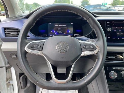 Used 2023 Volkswagen Taos SE FWD image 13