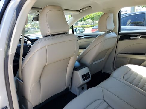 Used 2020 Ford Fusion SEL image 10