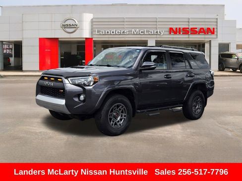 Used 2019 Toyota 4Runner TRD Off-Road Premium AWD/4WD image 9