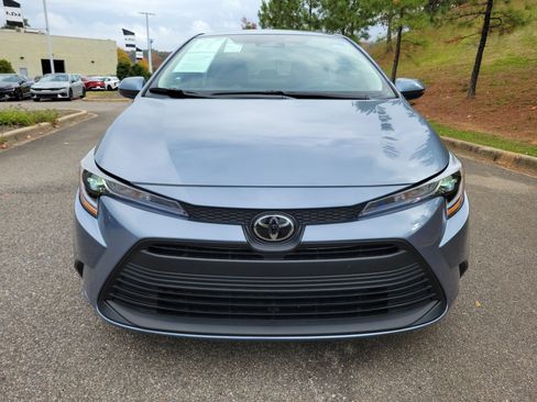 Used 2025 Toyota Corolla LE w/ Convenience Package image 19