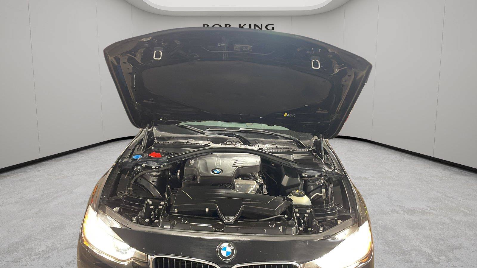 Used 2017 BMW 320i Sedan RWD image 9