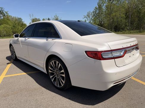 Used 2017 Lincoln Continental Reserve AWD/4WD image 3