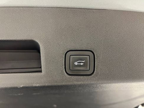 Used 2024 Chevrolet Traverse LT image 31