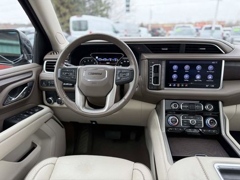Used 2021 GMC Yukon XL Denali image 28