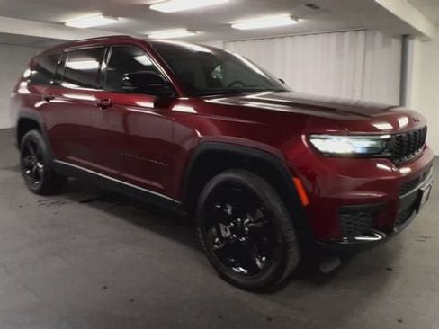Used 2024 Jeep Grand Cherokee L Altitude AWD/4WD image 2