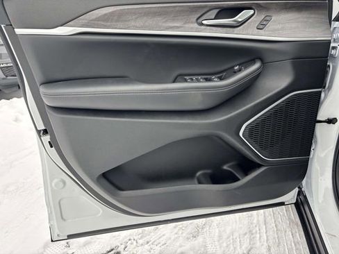 New 2026 Jeep Grand Cherokee Limited AWD/4WD image 17