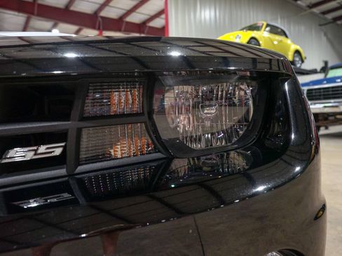 Used 2010 Chevrolet Camaro SS RWD image 40
