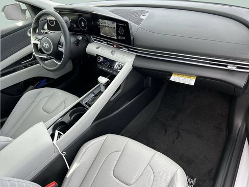 New 2026 Hyundai Elantra Limited FWD image 15