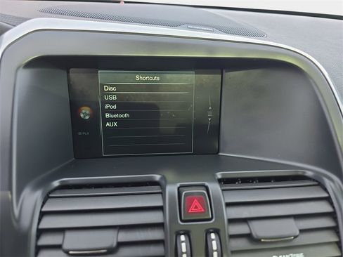 Used 2017 Volvo XC60 T6 R-Design w/ Climate Package image 25