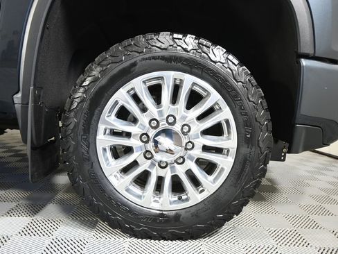 Used 2020 Chevrolet Silverado 3500 High Country w/ Z71 Off-Road Package image 12